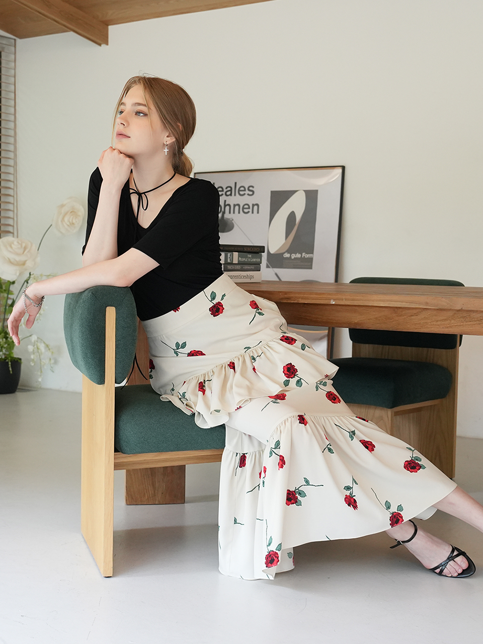 MUSE BY ROSE Ruffled Midi Rose Skirt