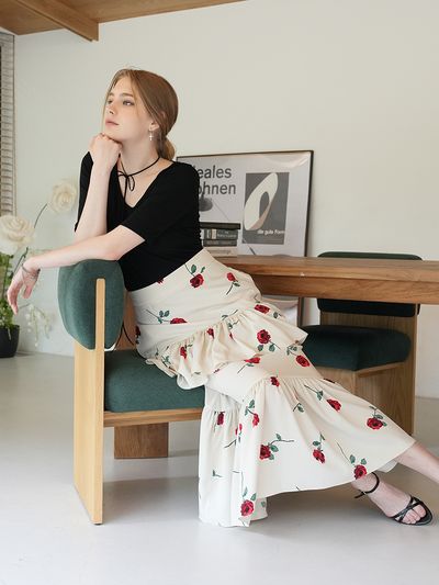 MUSE BY ROSE Ruffled Midi Rose Skirt