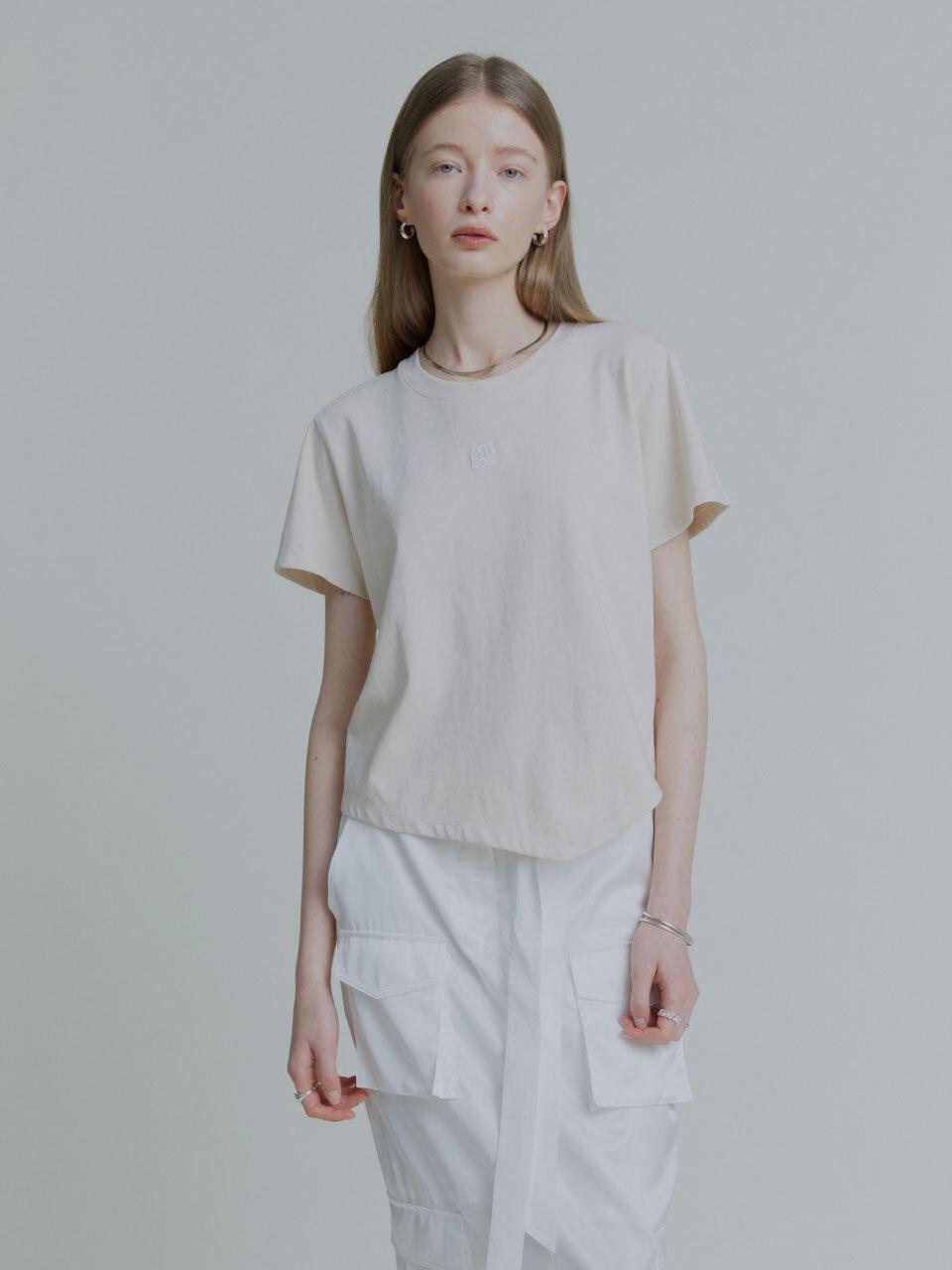 MUSEE KALO Embroidered Unbalanced Hem T-shirt_Beige