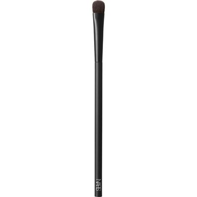 Revenge Eyeliner Is The Makeup Move That Means Business