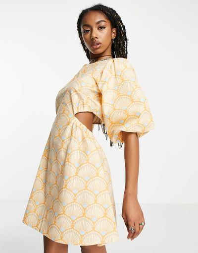 Native Youth Native Youth cut out waist puff sleeve mini smock dress in retro shell print-Multi