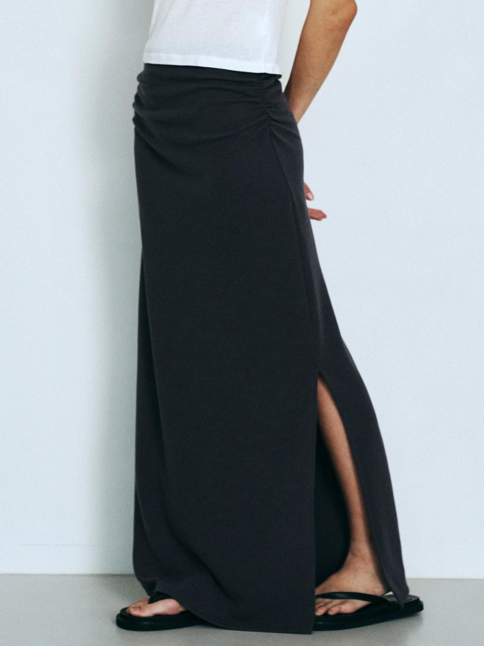 Neev Double Shirring Slit Long Skirt (Charcoal)
