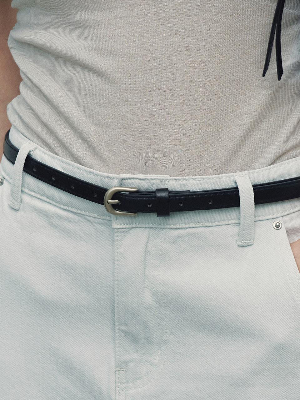 Neev Minimal Round Buckle Belt