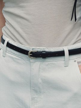 Neev Minimal Round Buckle Belt