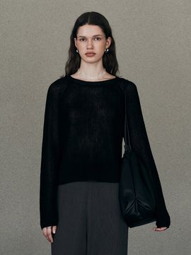 Neev Round Neck Raglan Sleeve Pullover_Black
