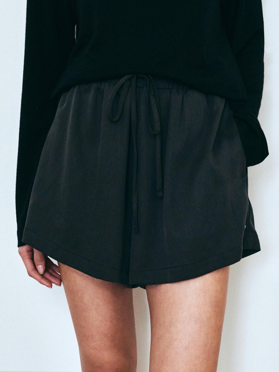 Neev Soft Tencel Flare Banding Shorts (Charcoal)