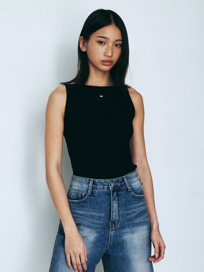 Neev Two-Way Ribbed Sleeveless (Black)