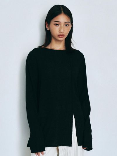 Neev Unbalance Slit Point T-Shirt (Black)