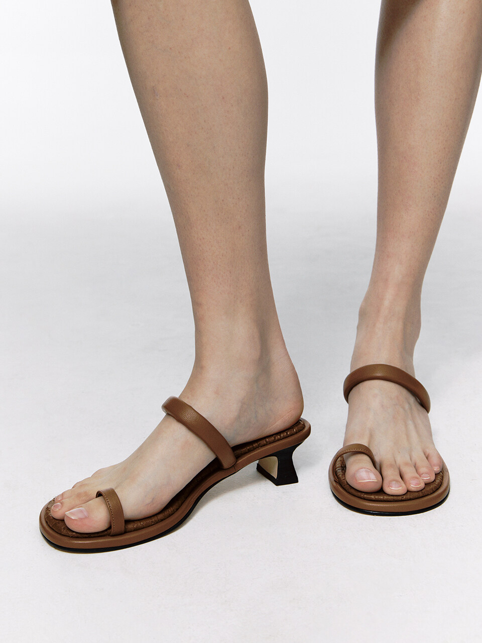 Neute 40mm Jade Ring Sandal_Brown