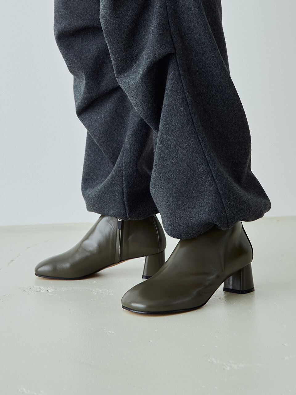 Neute 50mm Pebble Round Toe Booties (Olive)