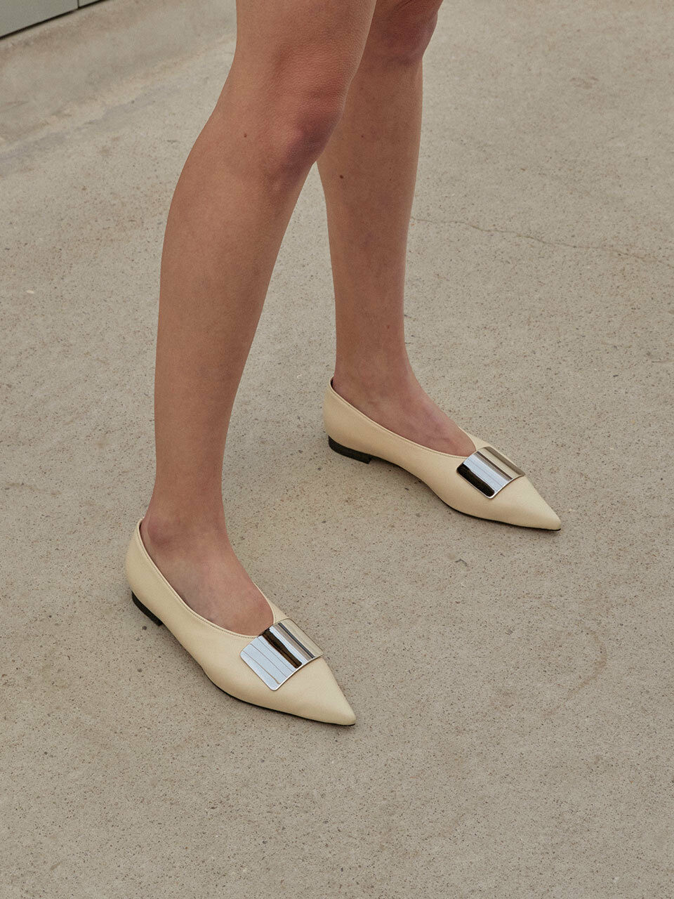 Neute Jodie Pointed Toe Flat_White