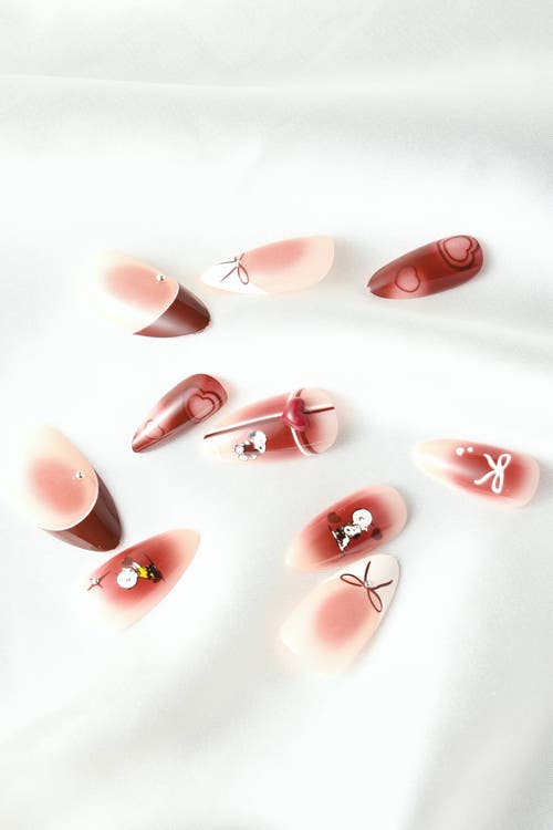 Never Have I Ever Never Have I Ever Hearts Of Snoopy Almond Press On Nails