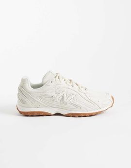 New Balance New Balance 204L suede sneakers in off white