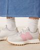 New Balance New Balance 327 sneakers in gray and pink with gumsole - 4