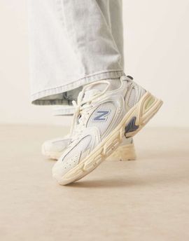 New Balance New Balance 530 sneakers in off white and blue detail