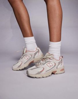 New Balance New Balance 530 sneakers in off white and coral