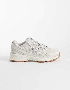 New Balance New Balance 740 sneakers in cream and leopard print-White