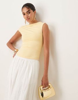 Nia Nia fraise one-shoulder slinky top in butter-Yellow