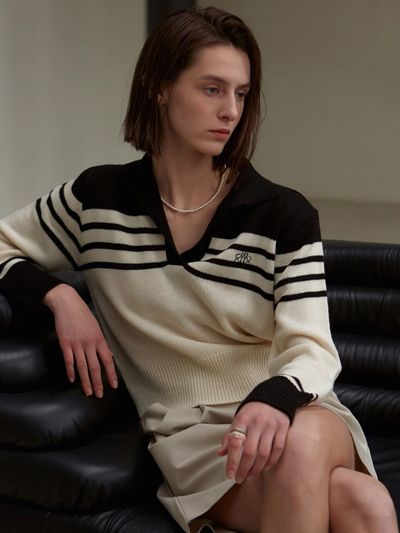 NICK&NICOLE Classic Open Collar Knit Top (Black)