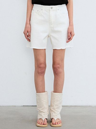 NICK&NICOLE Cutting Natural Raw-Cut Half Denim Pants [Beige]