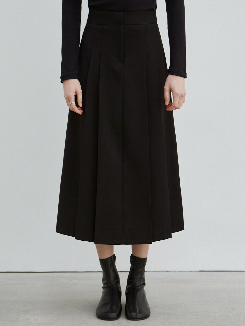 NICK&NICOLE Long Pleated Skirt _Black