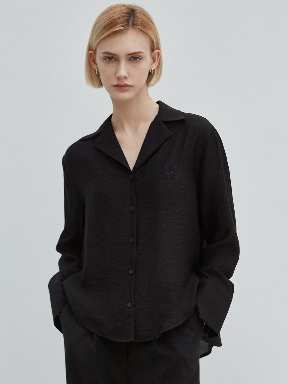 NICK&NICOLE Nicole Collar Button Blouse _Black