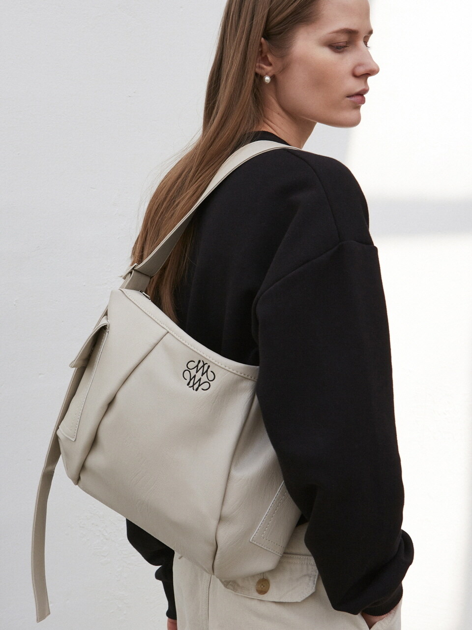 NICK&NICOLE Nicole Line Hobo Bag _ Light Beige