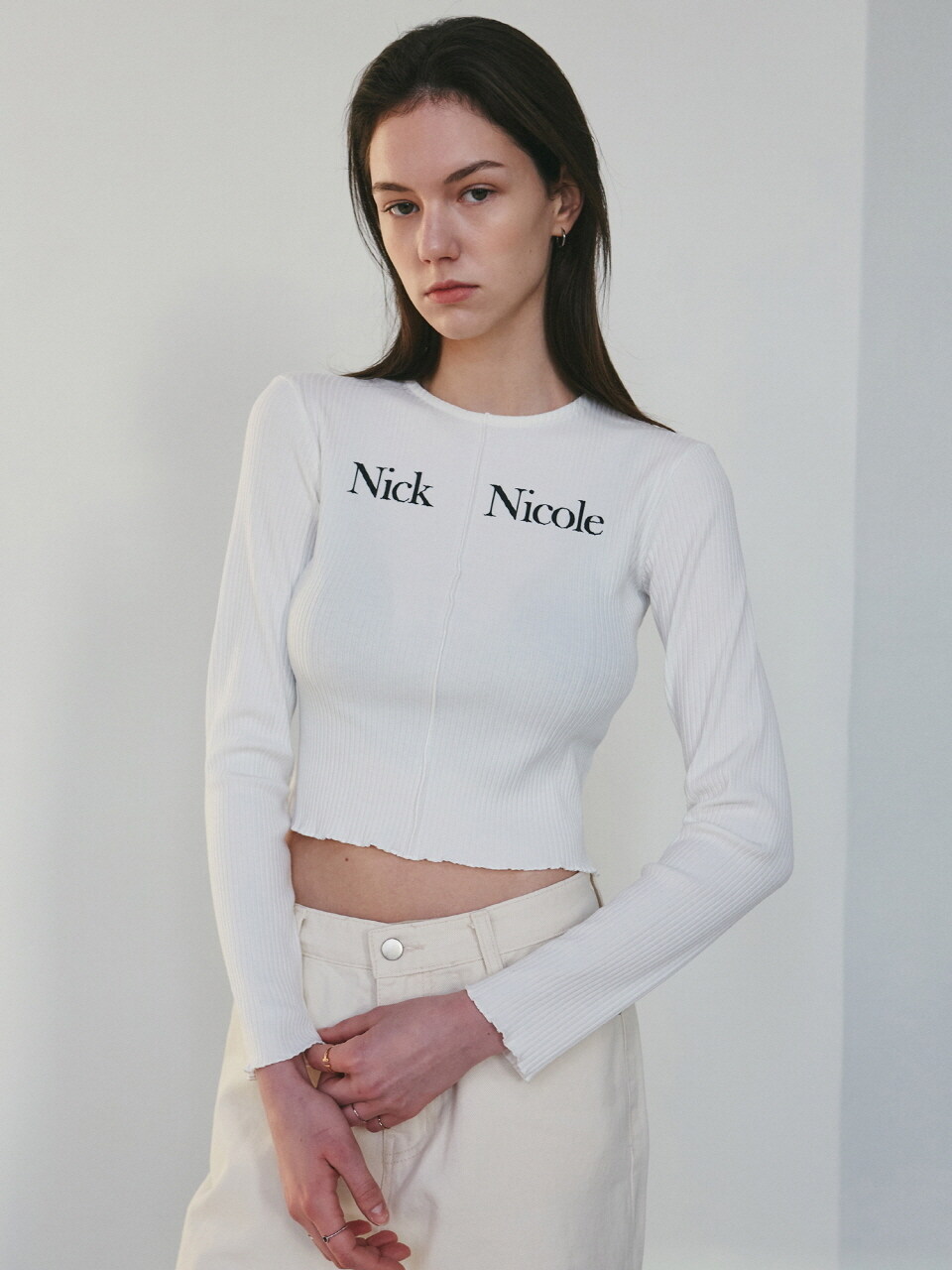 NICK&NICOLE Nicole Signature Slim Sweater_White