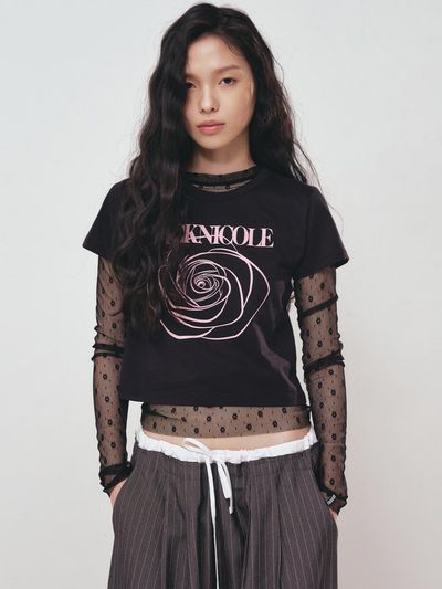 NICK&NICOLE ROSE SIGNATURE CROP TOP T-SHIRT [BLACK PINK]
