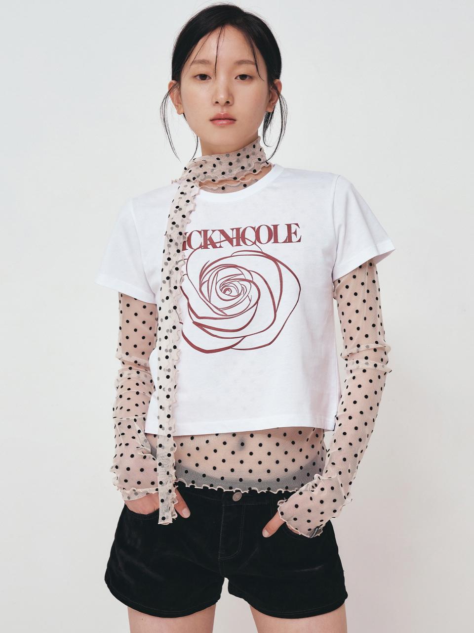 NICK&NICOLE ROSE SIGNATURE CROP TOP T-SHIRT [WHITE BURGUNDY]