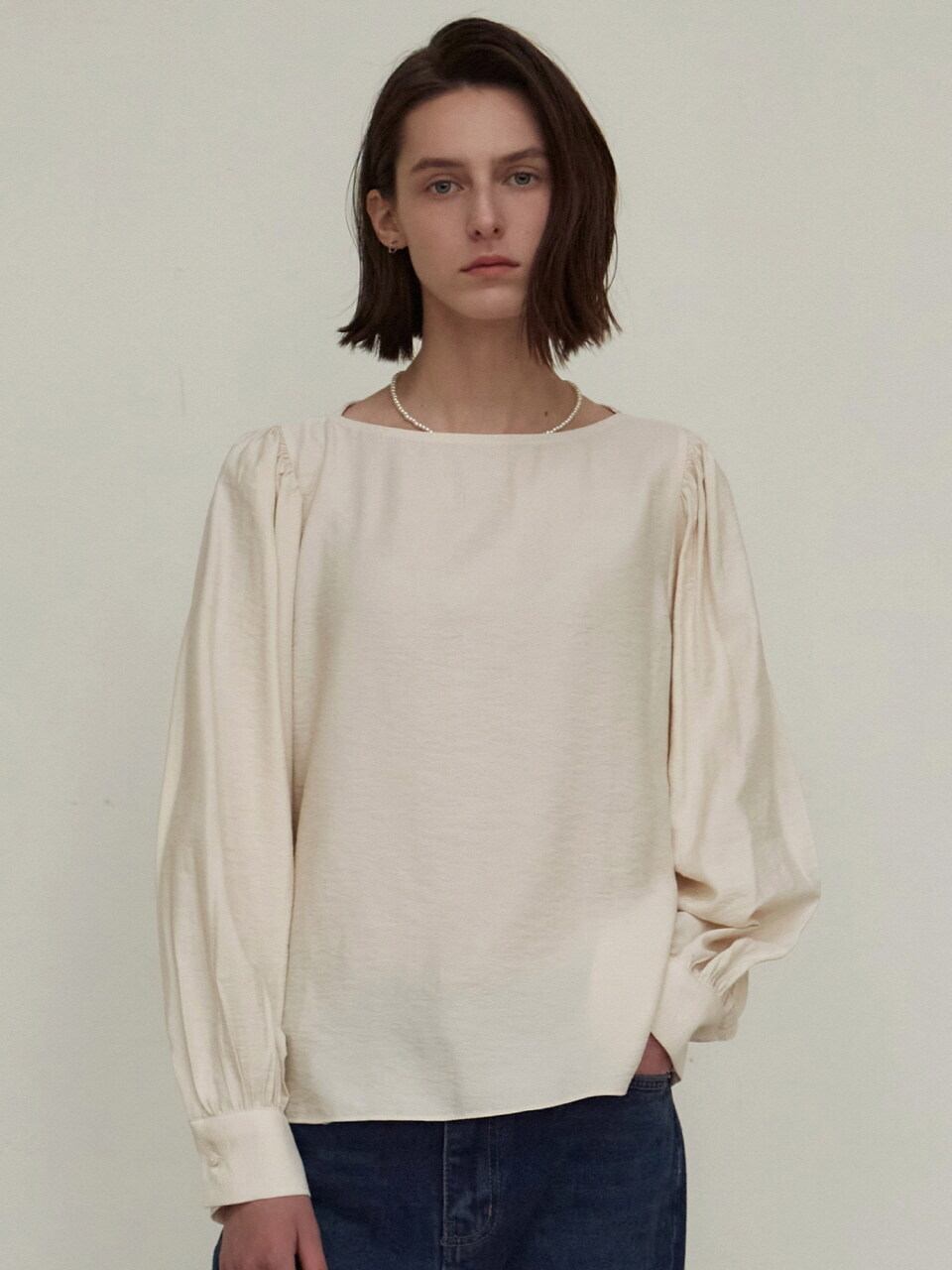 NICK&NICOLE Shirring Puff Blouse (Cream)
