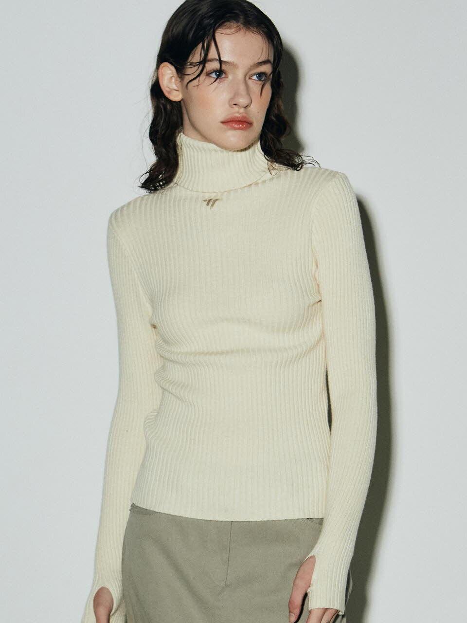 NICK&NICOLE Signature Turtleneck Slim Fit Warmer Knit [White]