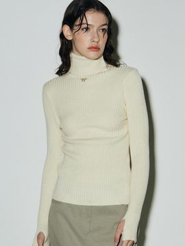 NICK&NICOLE Signature Turtleneck Slim Fit Warmer Knit [White]