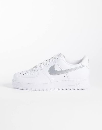 Nike Nike Air Force 1 '07 LV8 sneakers in white and silver