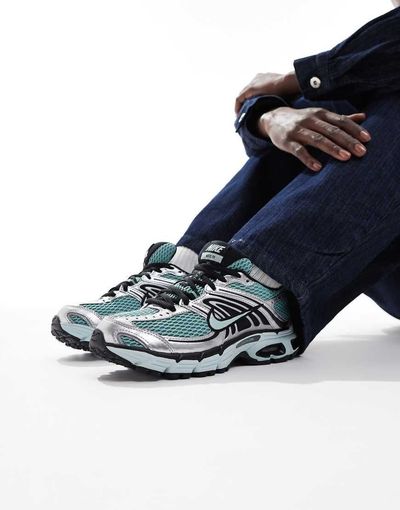 Nike Nike Air Max Moto 2K sneakers in black and silver-Neutral
