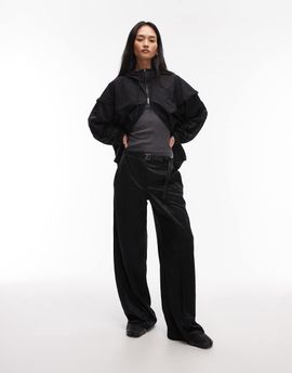 Nike Nike belted pintuck pants in black