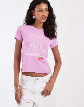 Nike Nike Chill cropped graphic T-shirt in pink