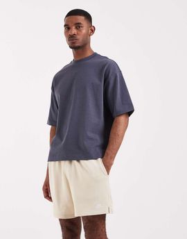 Nike Nike Club shorts in beige-Neutral