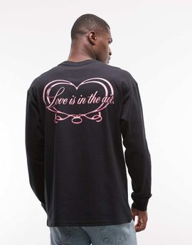 Nike Nike long sleeve V-Day graphic t-shirt in black