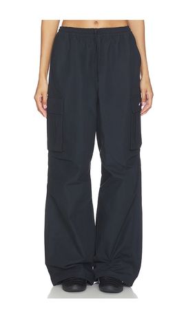 Nike Nike Mid Rise Oversized Woven Cargo Pants