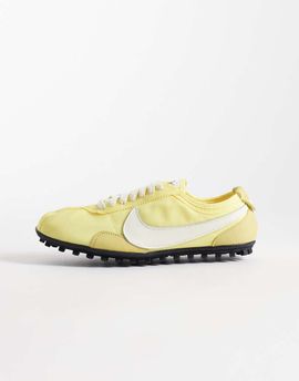 Nike Nike Moon Shoe sneakers in yellow and white
