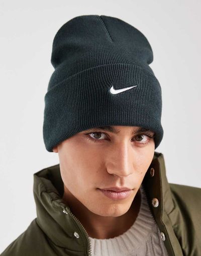 Nike Nike Peak beanie in green
