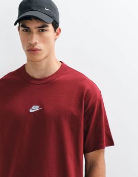 Nike Nike Premium Essentials t-shirt in red