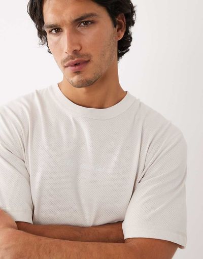 Nike Nike Primary short sleeve T-shirt in beige-White