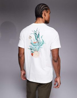 Nike Nike Reef Encounters graphic t-shirt in white-Neutral
