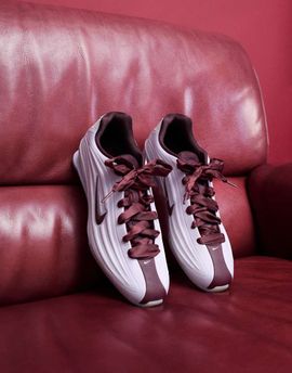 Nike Nike Shox Z SE sneakers in light pink and burgundy with ribbon laces-Red
