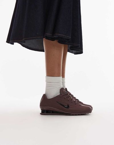 Nike Nike Shox Z sneakers in brown-Black