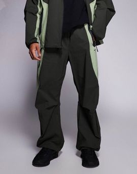 Nike Nike Tech Woven Pro sweatpants in dark green