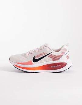 Nike Nike Vomero 18 sneakers in pink and red