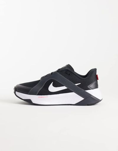 Nike Running Nike Running Hybrid sneaker in black and white
